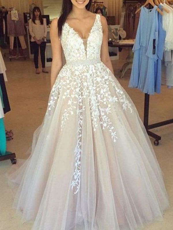 A-Line/Princess V-Neck Sleeveless Appliqued Tulle Long Prom Dresses