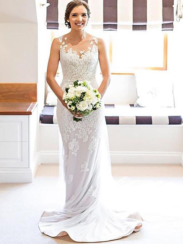 Sheath/Column Scoop Court Train Sleeveless Wedding Dresses with Applique