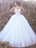 Ball Gown Sweetheart Sweep/Brush Train Sleeveless Organza Wedding Dresses