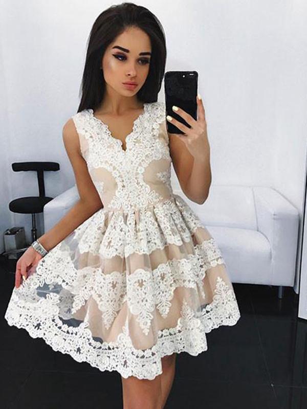 A-Line/Princess V-neck Tulle Sleeveless Short/Mini Prom Dresses with Lace