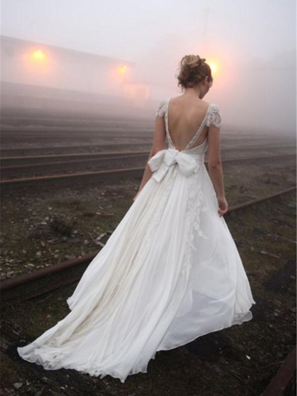 A-Line/Princess V-neck Floor-Length Sleeveless Chiffon Wedding Dresses with Lace