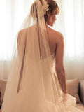 Ball Gown Sweetheart Sweep/Brush Train Sleeveless Organza Wedding Dresses with Beading