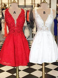 A-Line/Princess Bateau Lace Sleeveless Short/Mini Homecoming Dresses with Applique