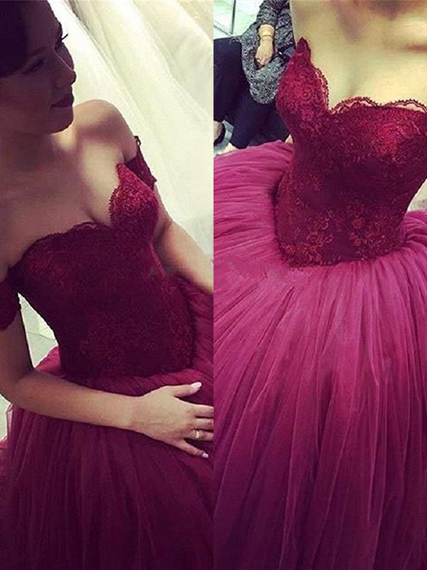 Ball Gown Off-the-Shoulder Tulle Sleeveless Sweep/Brush Train Prom Dresses with Applique